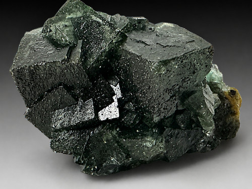 Dunkelgrüner fluorit mit - dunkelgrüner,