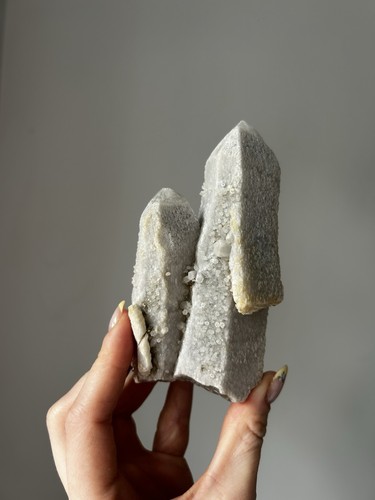 Frosty white coated quartz - white,